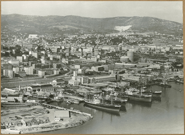 Veduta area Arsenale Triestino e Cantiere San Marco; anni Cinquanta, Trieste.
(Archivio di Stato di Trieste, ATSM, Archivio fotografico, album 87).